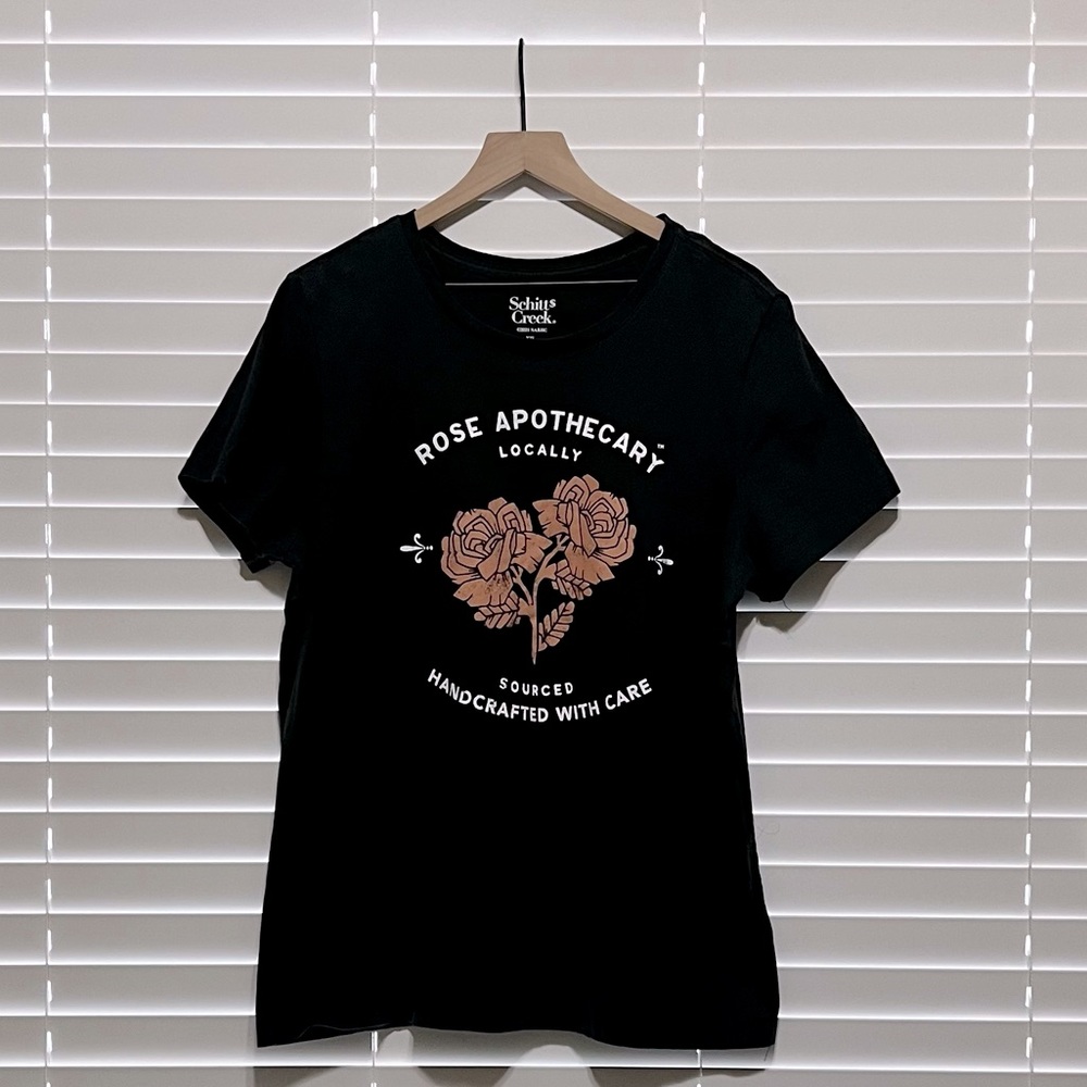Schitt$ Creek Rose Apothecary Women’s T-Shirt Size-XXL